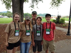 Gold-Rush-campers-and-youg-mentors